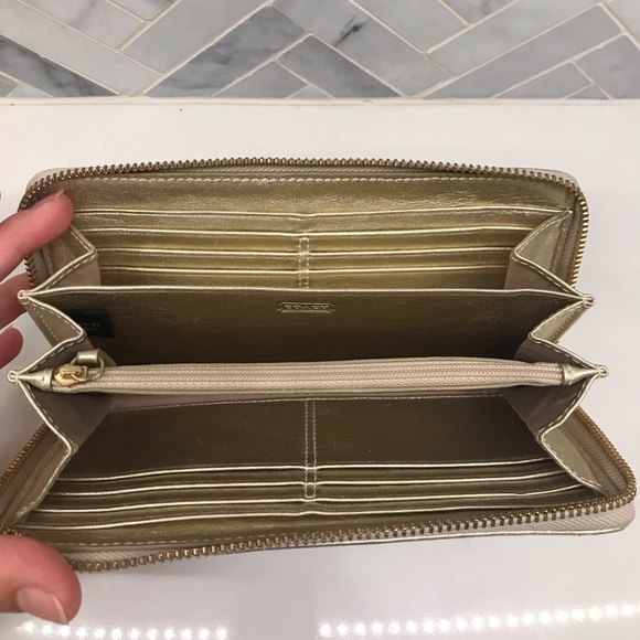 Coach Japan Op Art Wallet - Picture 7 of 7